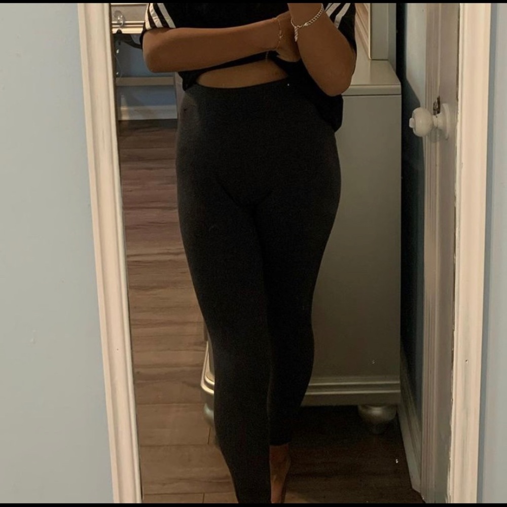 BRAND NEW WITHOUT TAGS PINK LEGGINGS